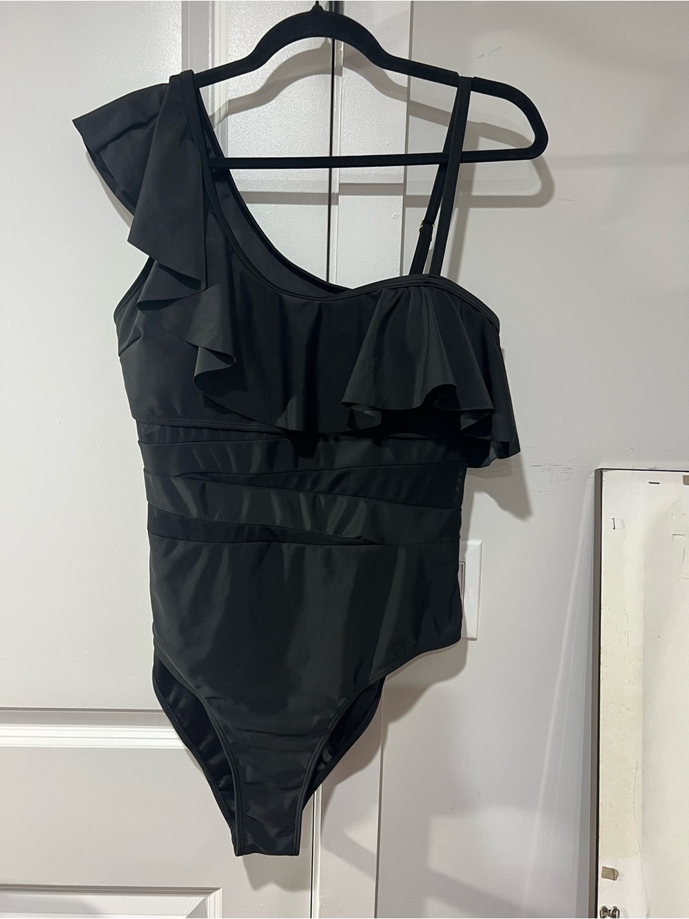 SHEIN Black One-Shoulder Ruffle bathing suit